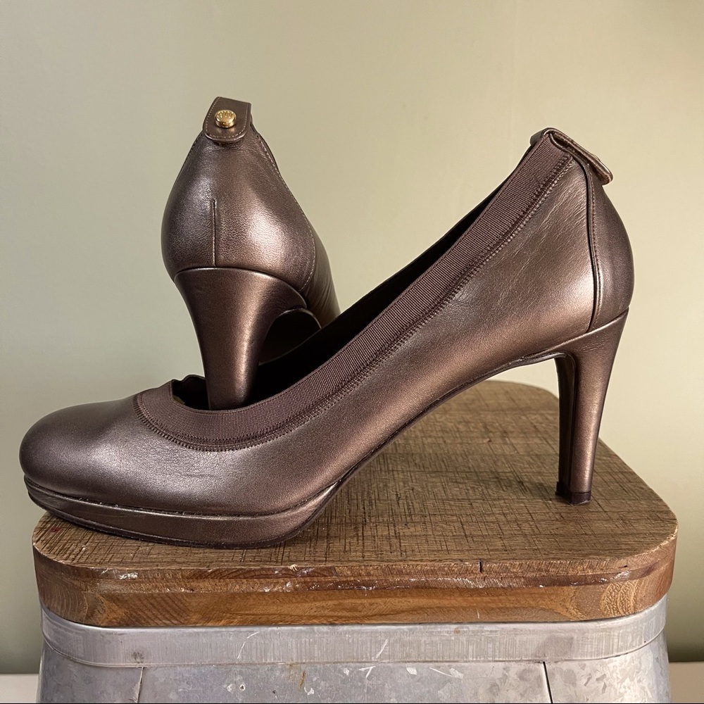 STUART WEITZMAN Elastic Trim, Forsure Easily Elastic 11 M Lead Metallic Like New